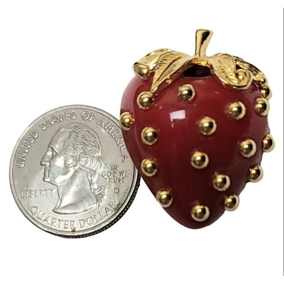 Kenneth Jay Lane Vintage Red Lucite Gold Tone Ballotini Strawberry Brooch Signed - Picture 2 of 9